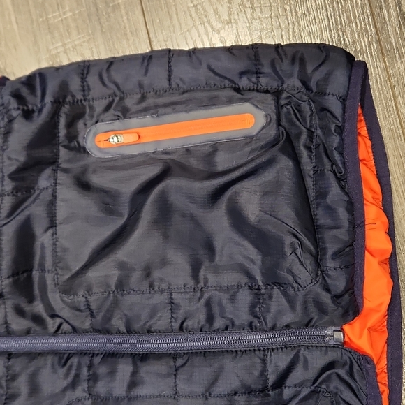 EUC Zara Boys Collection Boys sz 8/9 Puffer Vest w/hoodie 100% polyester - Picture 3 of 10